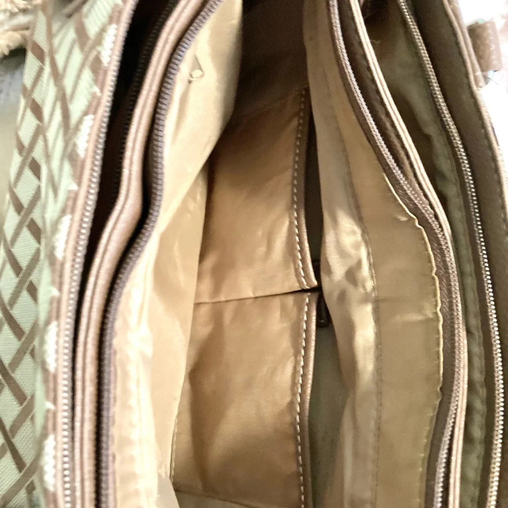 Lattice Pattern Purse - Picture 5 of 10